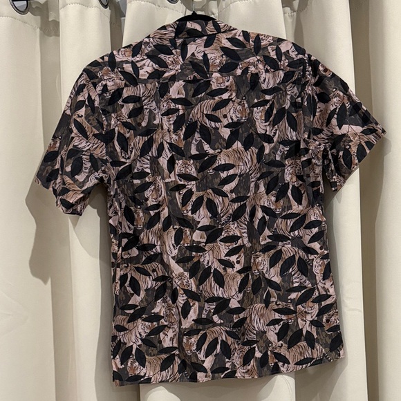 Zara Men's Black and Brown Leaf Print Shirt Size L Preloved - Picture 5 of 6